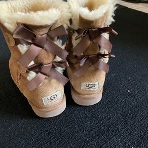 UGG Bailey Bow 38